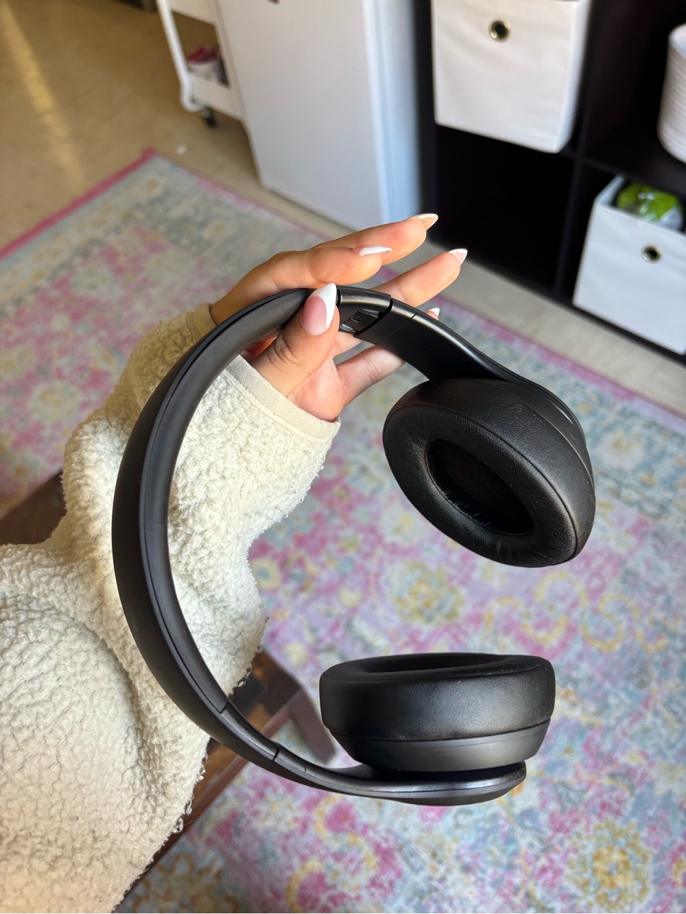 Beats by Dre Beats Solo 4 Bluetooth Wireless Matte Black Over-Ear Headphones